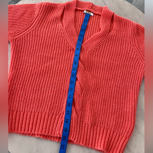 Nine West Women’s Cable Knit Sweater. - Picture 6 of 6